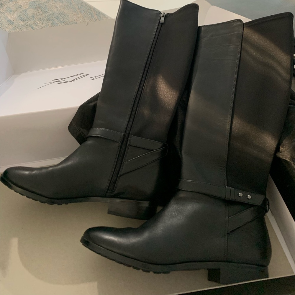 White House black market ranger boots - size 8 never worn!